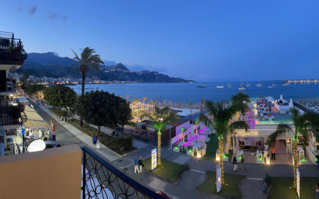 La Finestra Sul Mare Modern Apartment 贾迪尼-纳克索斯 外观 照片