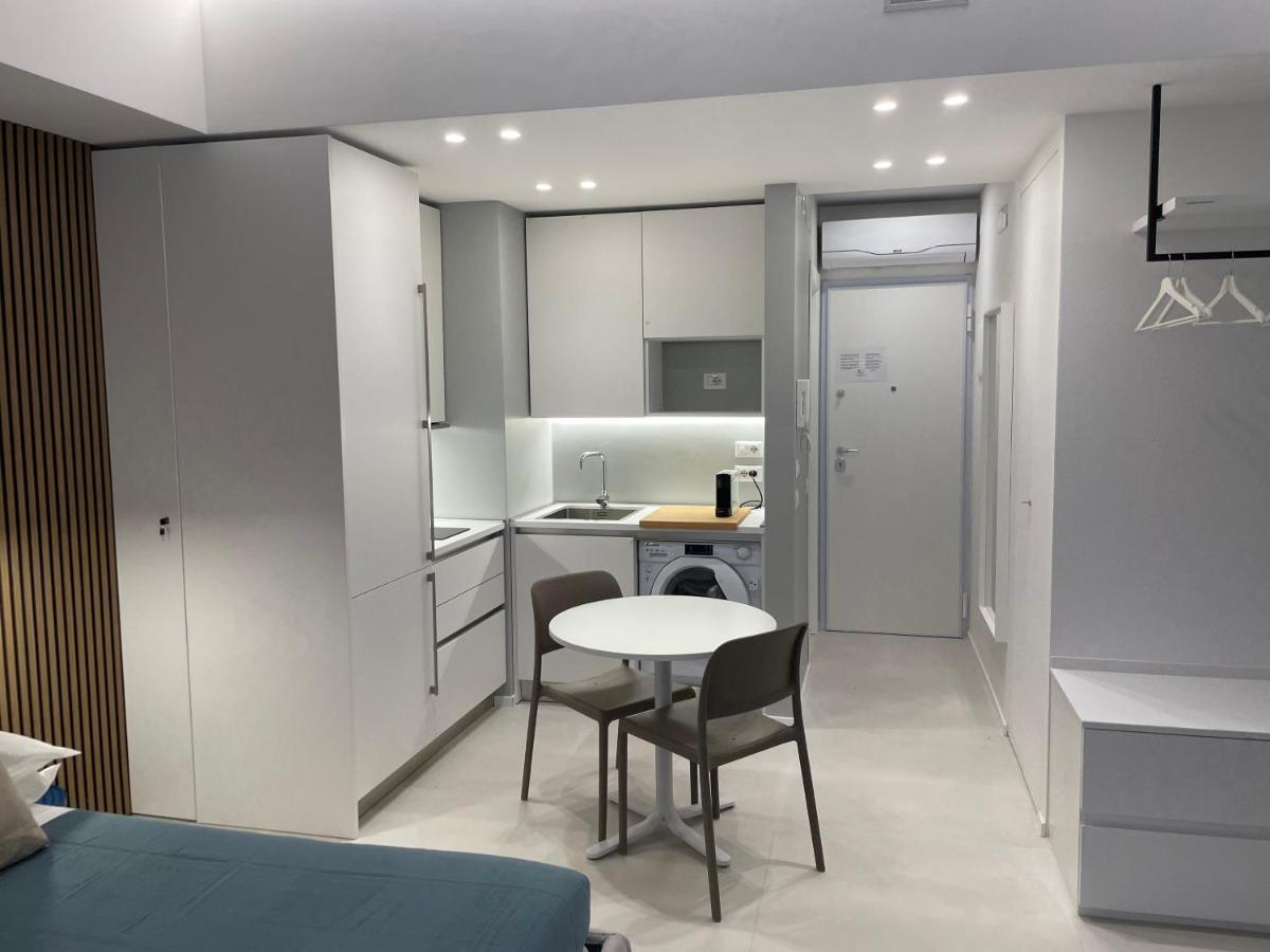 La Finestra Sul Mare Modern Apartment 贾迪尼-纳克索斯 外观 照片