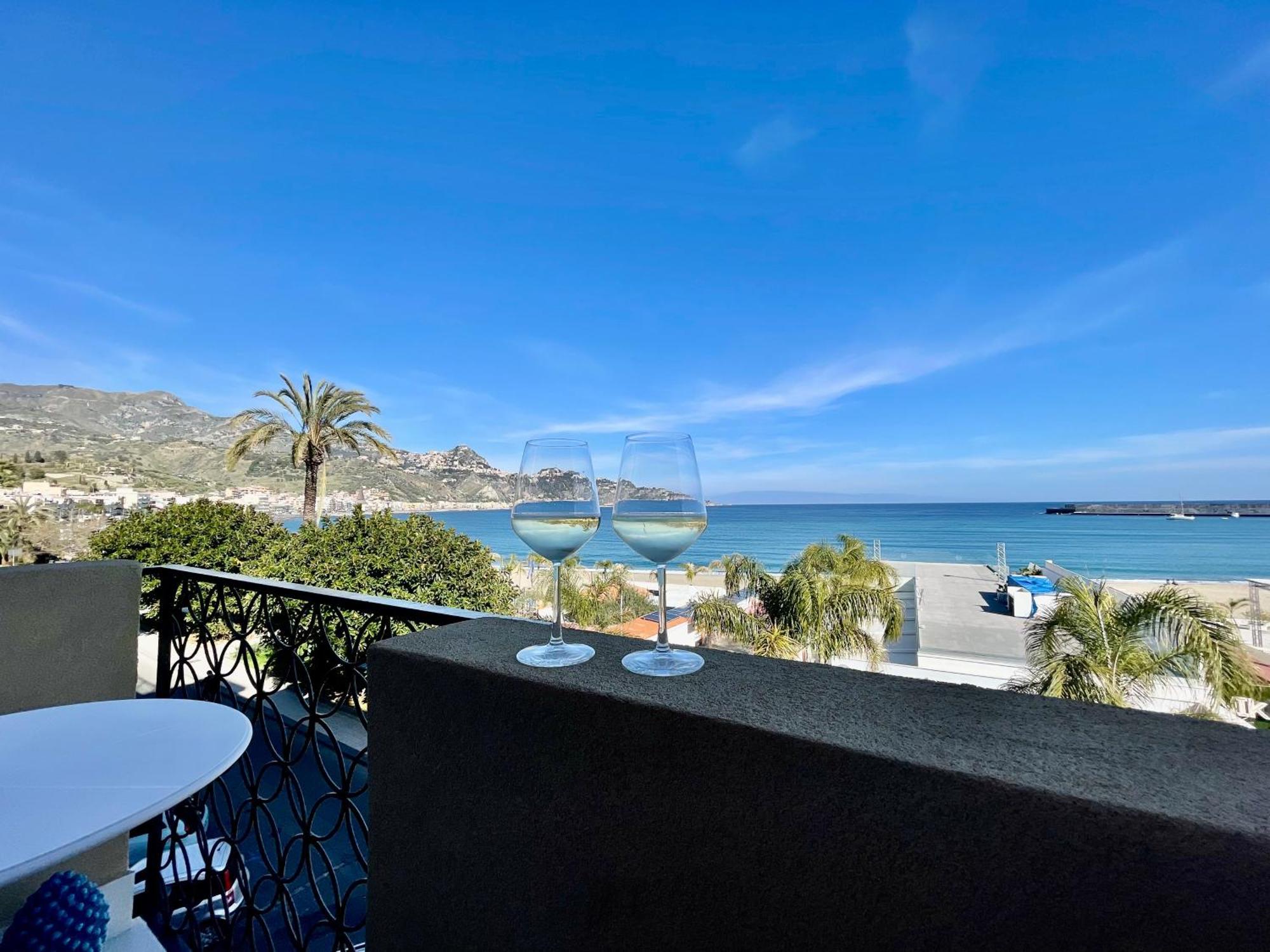 La Finestra Sul Mare Modern Apartment 贾迪尼-纳克索斯 外观 照片