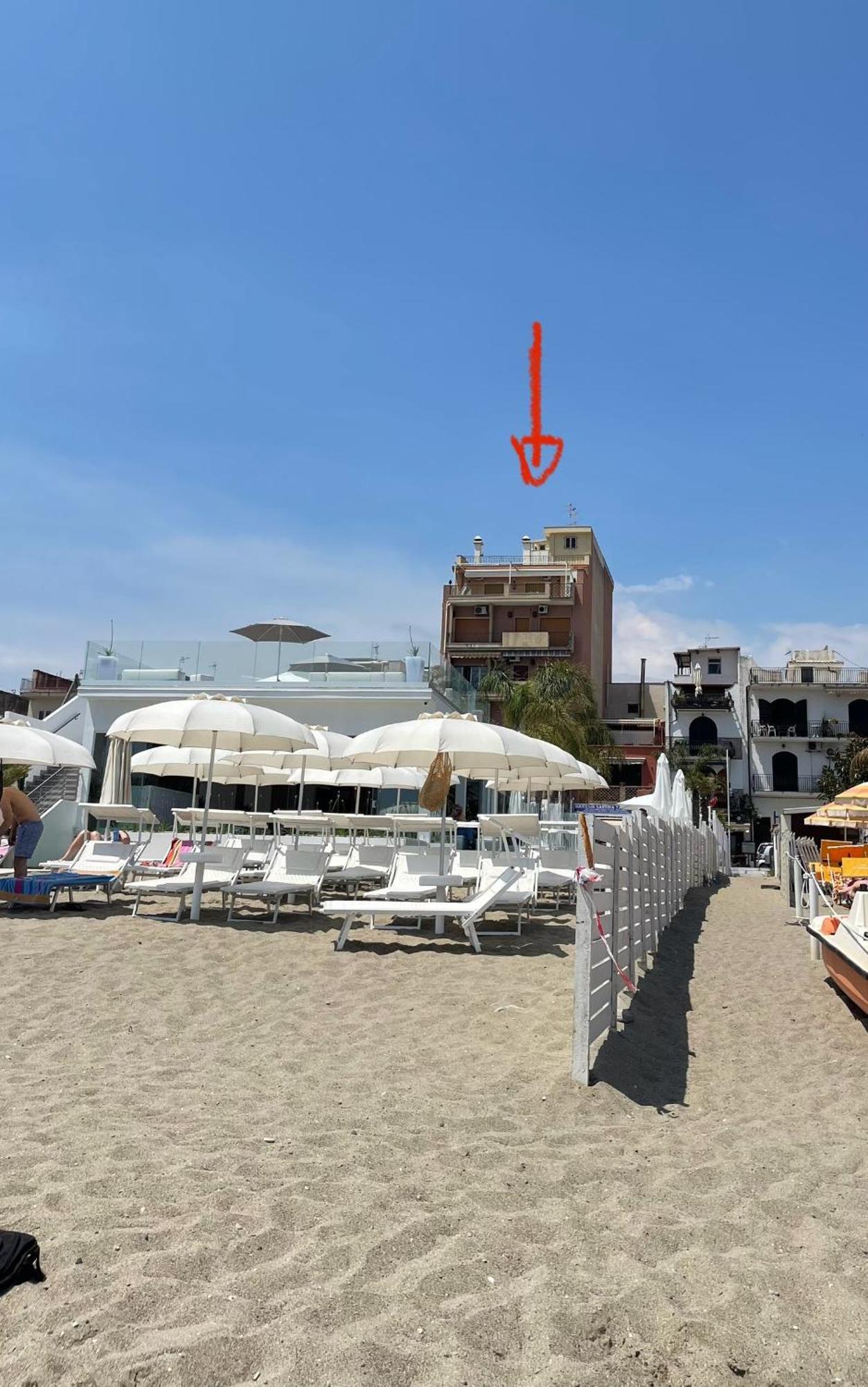 La Finestra Sul Mare Modern Apartment 贾迪尼-纳克索斯 外观 照片